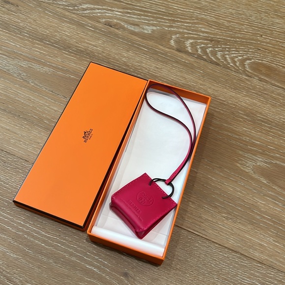 Pink Hermès Milo Shopping Bag Charm - Picture 4 of 6